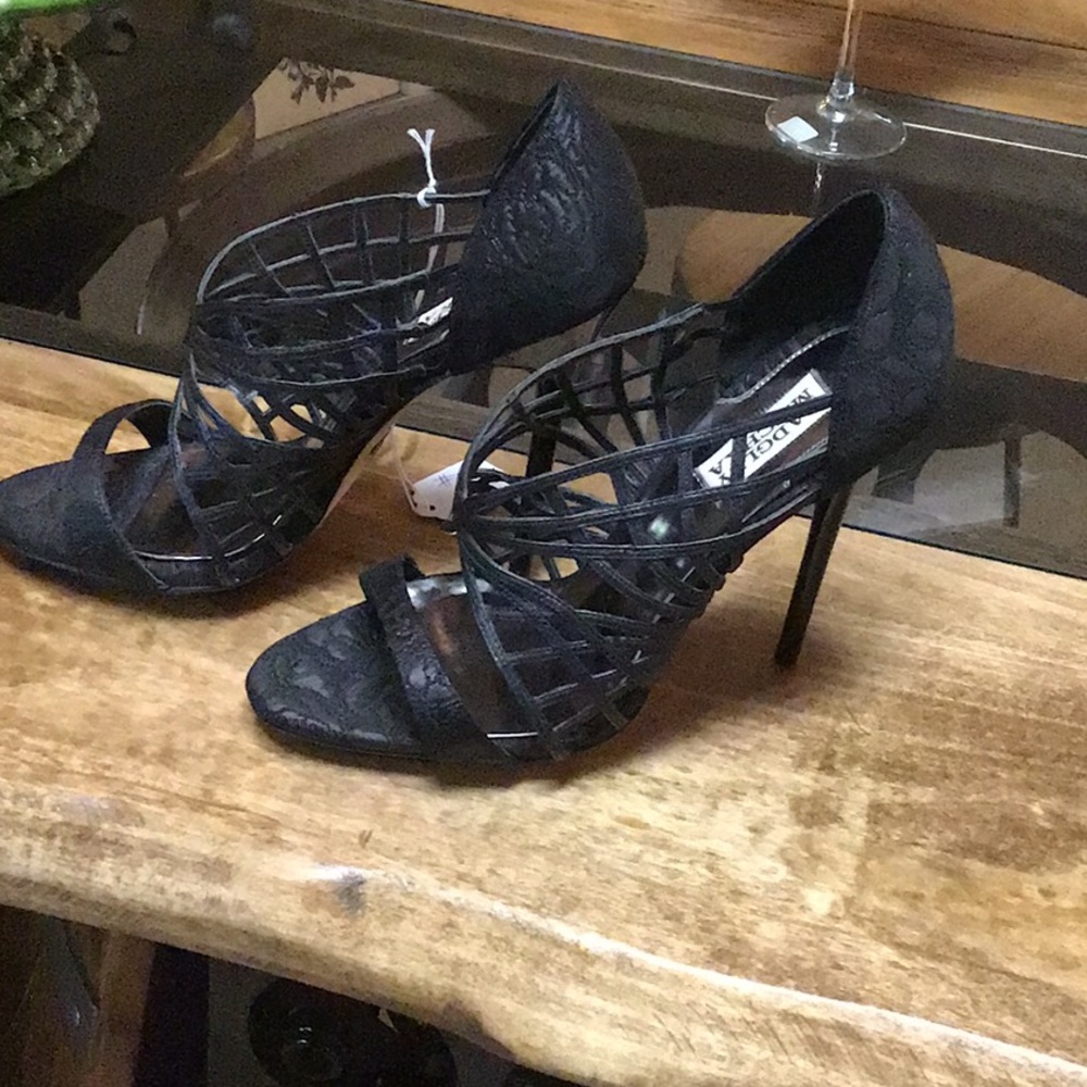 Badgley Mischka cage heel